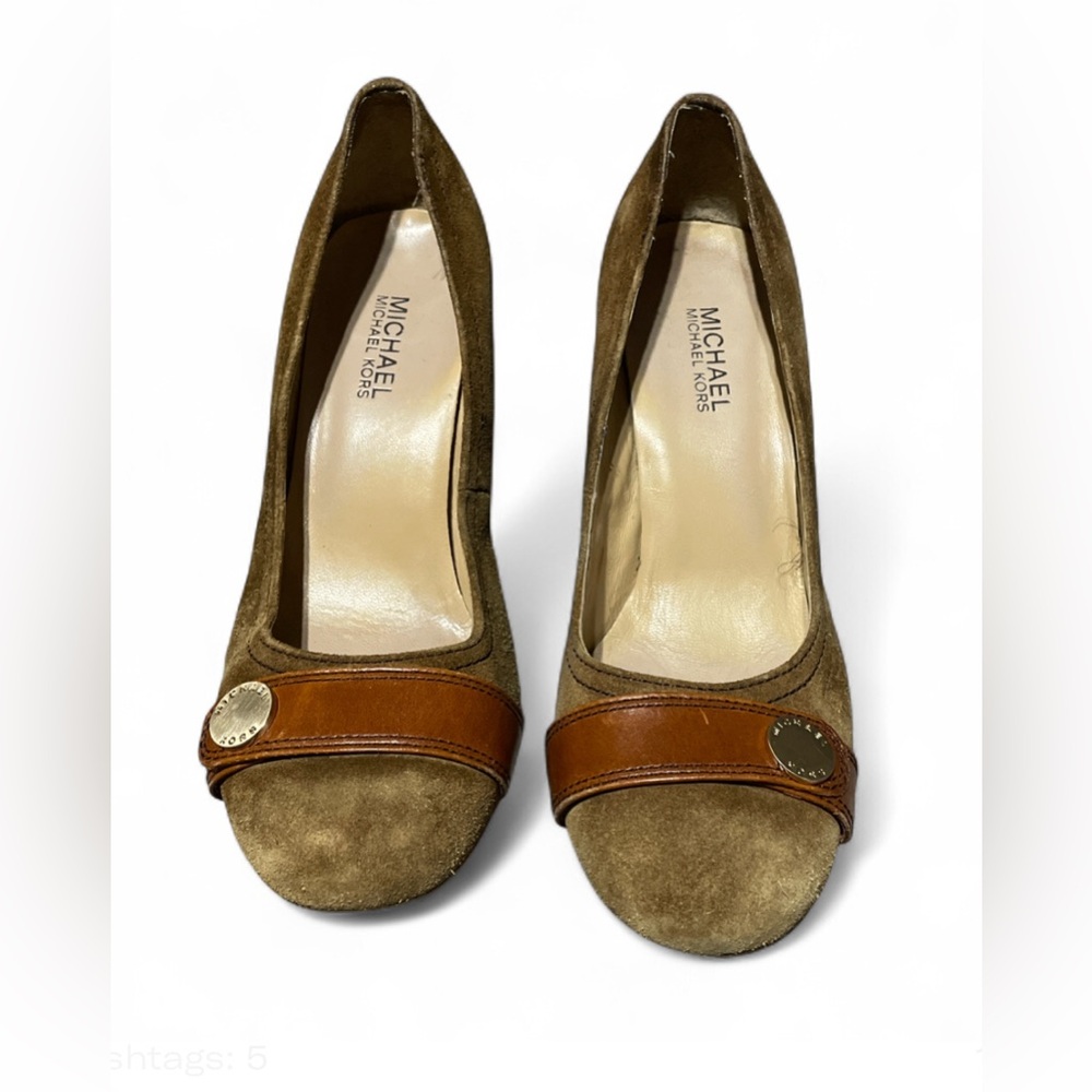 MICHAEL KORS ROUND TOE BROWN SUEDE HEELS